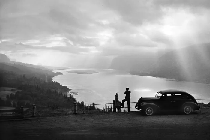Black-and-white photograph: Columbia Gorge Overlook, 1940s. Location: Columbia River Gorge, Oregon. Date: c. 1940s.